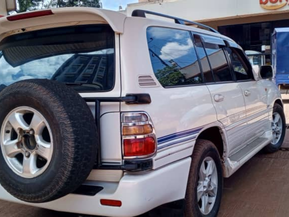 Land Cruiser V8 Hire in Uganda